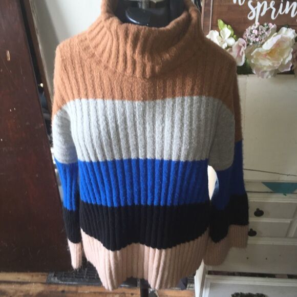 Altar’d State Color block super soft sweater - Picture 1 of 4
